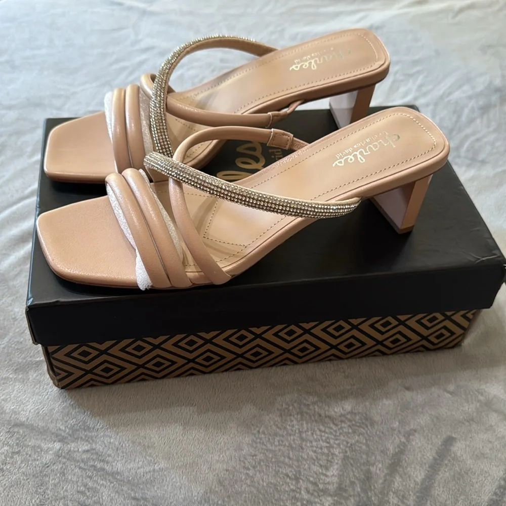 NWT Charles‎ By David Women's 9 1/2M Fusion Slip On Rhinestone Beige Kitten Heel